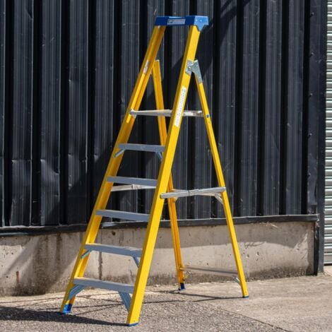 TRADE MASTER PRO 12 Step Platform Fibreglass Step Ladder