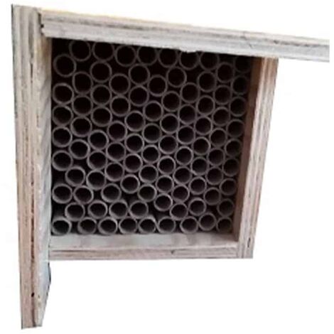 Abri à insectes en bois