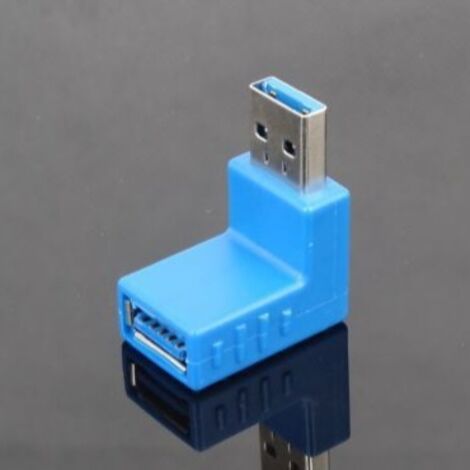 Adaptateur USB 3.0 mâle vers femelle coudé à 90 degrés vers le haut pour un transfert de données USB 3.0 haute vitesse.