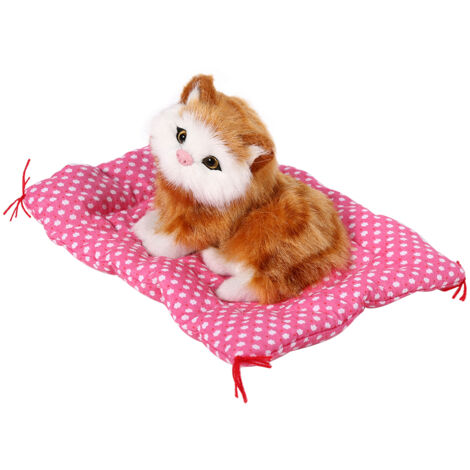 Adorables mini chatons en peluche jaunes, silencieux et assis, parfaits comme cadeau de Noël.