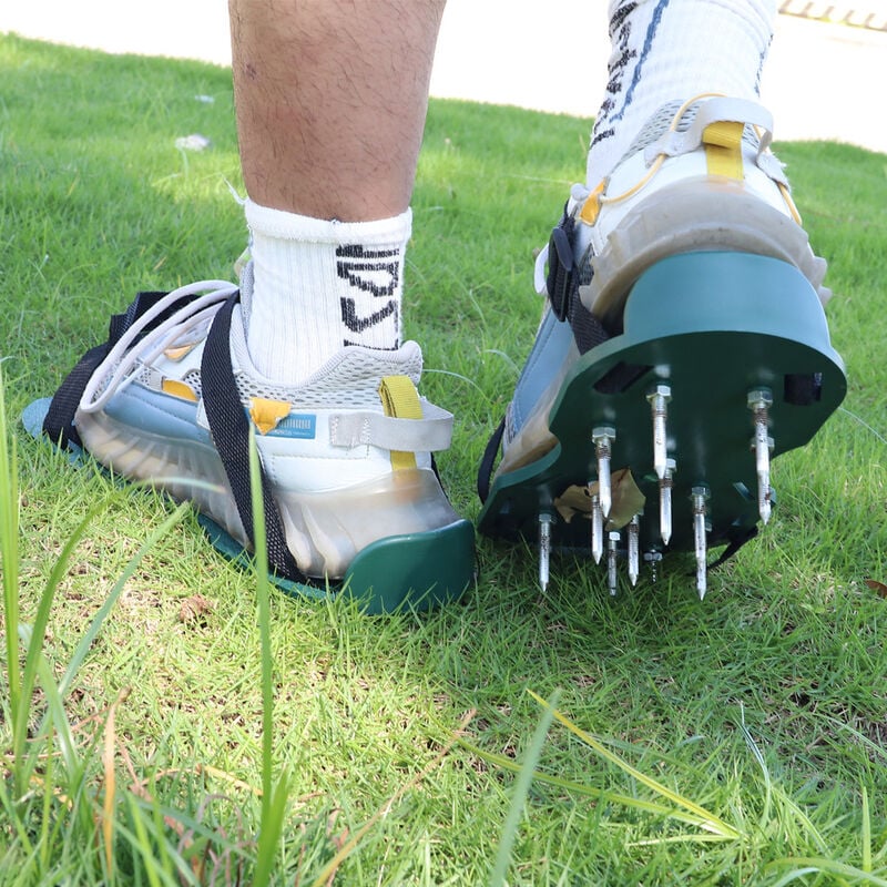Csparkv - Aérateur de pelouse, Scarificateur de pelouse Scarificateur Chaussures à pointes avec sangles réglables, Universel à l'intérieur et à