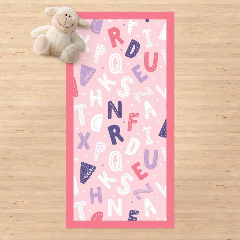 

Alfombras vinílicas - Alphabet With Hearts And Dots In Light Pink With Frame - Alto 2:1 Dimensión LxA: 160cm x 80cm