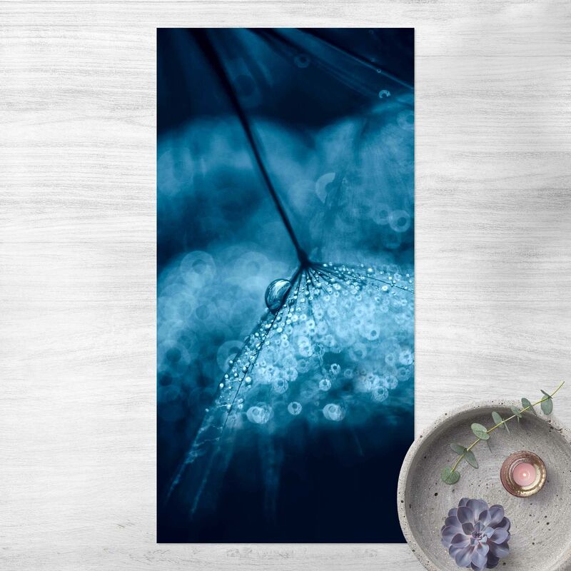 

Bilderwelten - Alfombras vinílicas - Blue Dandelion In The Rain - Alto 2:1 Dimensión LxA: 160cm x 80cm