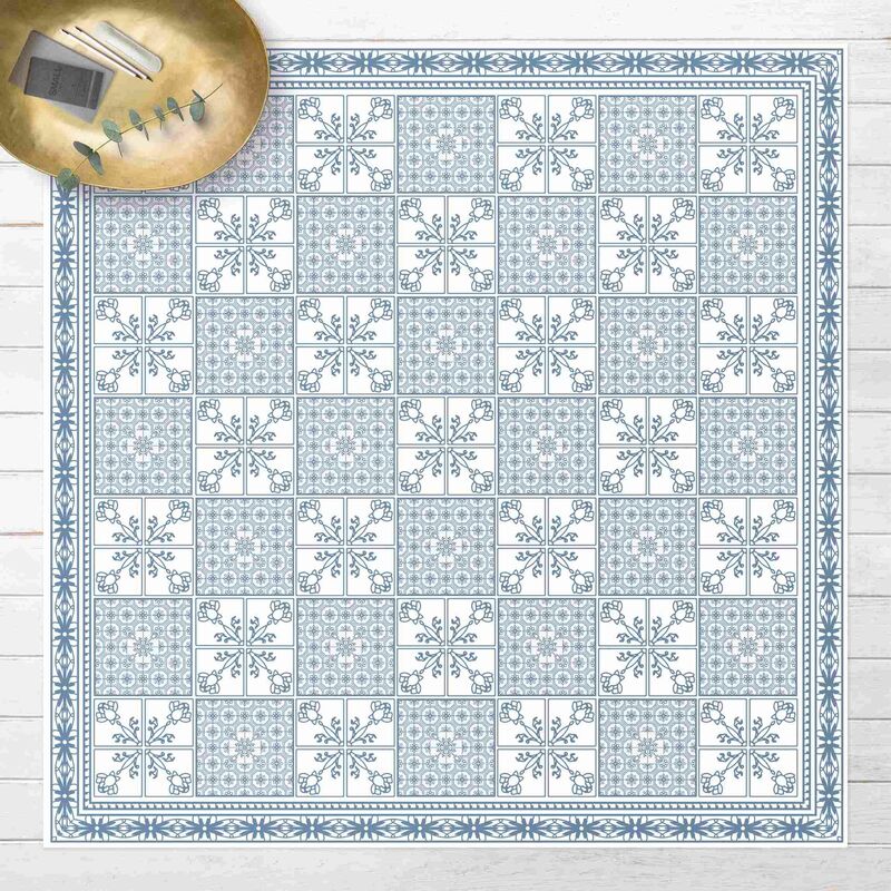 

Alfombras vinílicas - Floral Tile Pattern Bluish Grey With Border - Cuadrado 1:1 Dimensión LxA: 100cm x 100cm