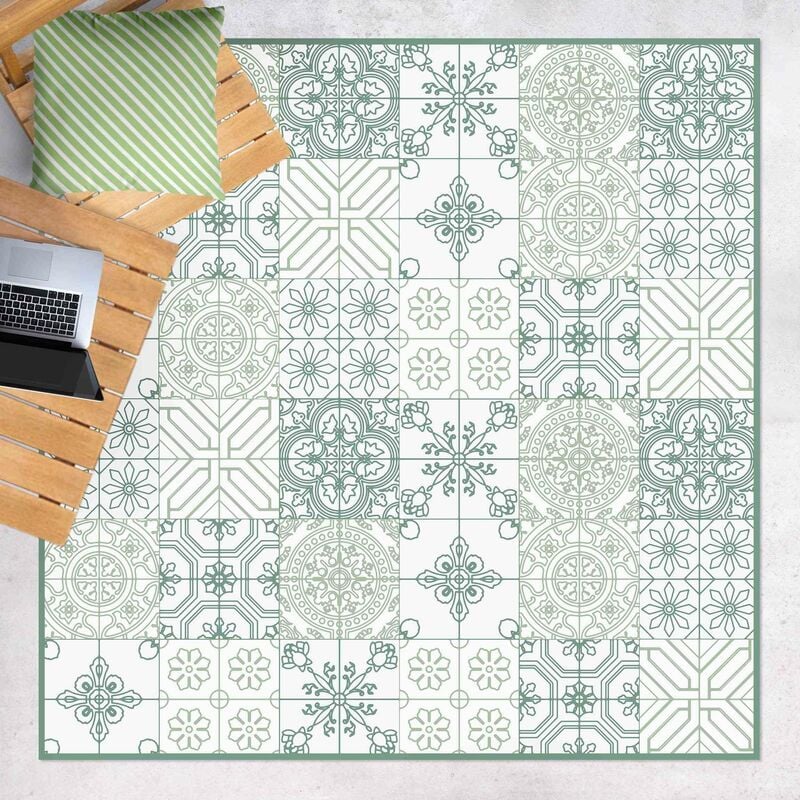 

Alfombras vinílicas - Floral Tile Pattern Small Parts In Shades Of Green - Cuadrado 1:1 Dimensión LxA: 60cm x 60cm