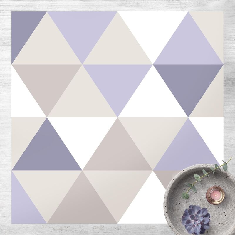 

Alfombras vinílicas - Geometrical Pattern Tilted Triangle Lilac Coloured - Cuadrado 1:1 Dimensión LxA: 80cm x 80cm