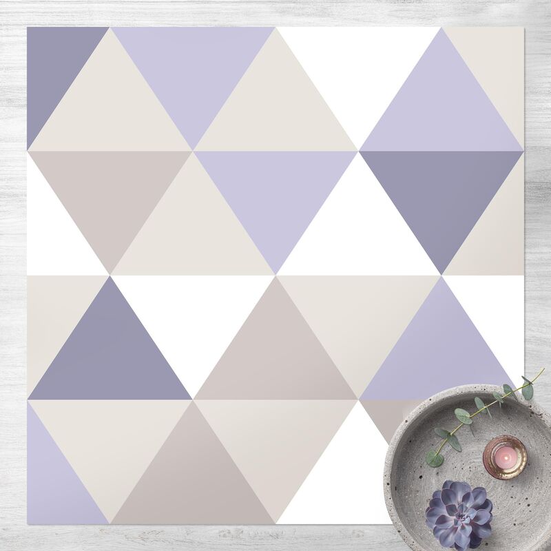 

Alfombras vinílicas - Geometrical Pattern Tilted Triangle Lilac Coloured - Cuadrado 1:1 Dimensión LxA: 60cm x 60cm