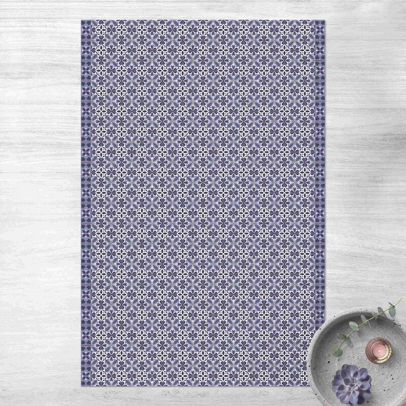 

Alfombras vinílicas - Geometrical Tile Mix Blossom Purple - Alto 3:2 Dimensión LxA: 120cm x 80cm