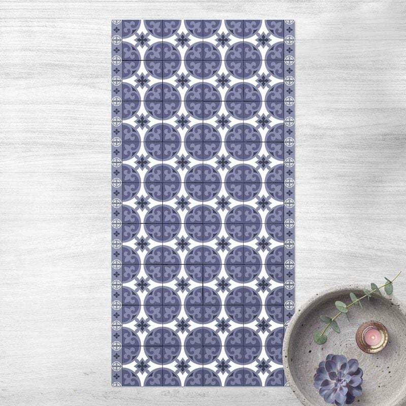 

Alfombras vinílicas - Geometrical Tile Mix Circles Purple - Alto 2:1 Dimensión LxA: 120cm x 60cm