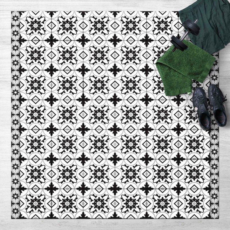 

Alfombras vinílicas - Geometrical Tile Mix Flower Black - Cuadrado 1:1 Dimensión LxA: 140cm x 140cm