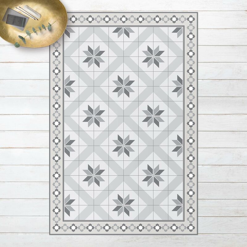 

Alfombras vinílicas - Geometrical Tiles Rhombal Flower Grey With Border - Alto 3:2 Dimensión LxA: 180cm x 120cm