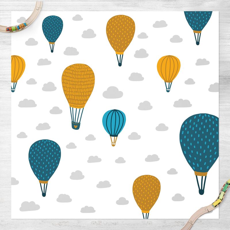 

Bilderwelten - Alfombras vinílicas - Rising Hot-Air Balloon In Cloudy Skies - Cuadrado 1:1 Dimensión LxA: 120cm x 120cm