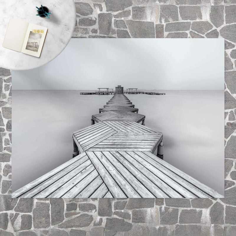 

Alfombras vinílicas - Wooden Pier And Black And White - Apaisado 3:4 Dimensión LxA: 105cm x 140cm