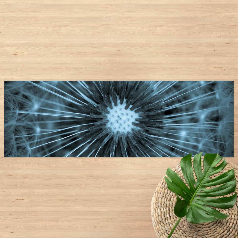 

Alfombras vinílicas - Blue Tinged Dandelion - Panorama Formato apaisado Dimensión LxA: 60cm x 180cm