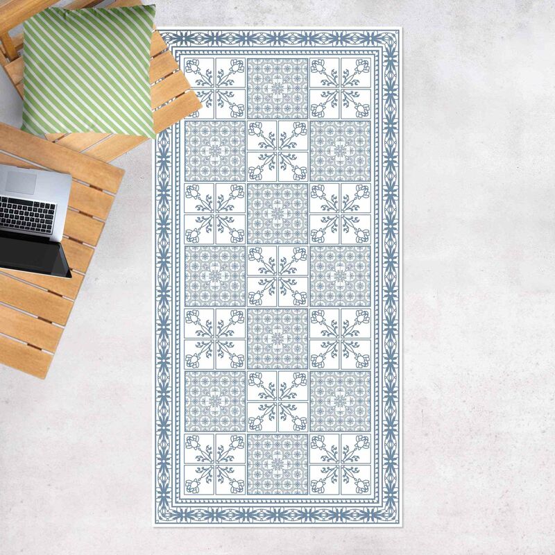 

Bilderwelten - Alfombras vinílicas - Floral Tile Pattern Bluish Grey With Border - Alto 2:1 Dimensión LxA: 200cm x 100cm