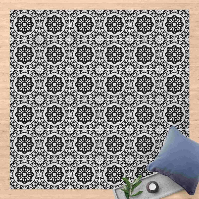 

Alfombras vinílicas - Floral Tiles Black And White - Cuadrado 1:1 Dimensión LxA: 60cm x 60cm