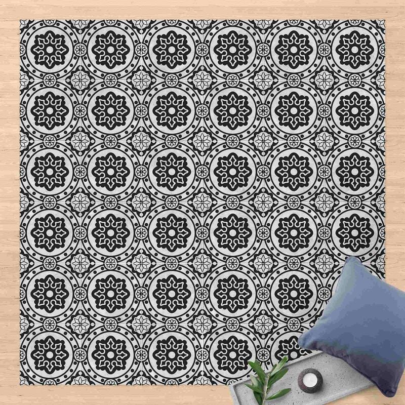 

Alfombras vinílicas - Floral Tiles Black And White - Cuadrado 1:1 Dimensión LxA: 40cm x 40cm