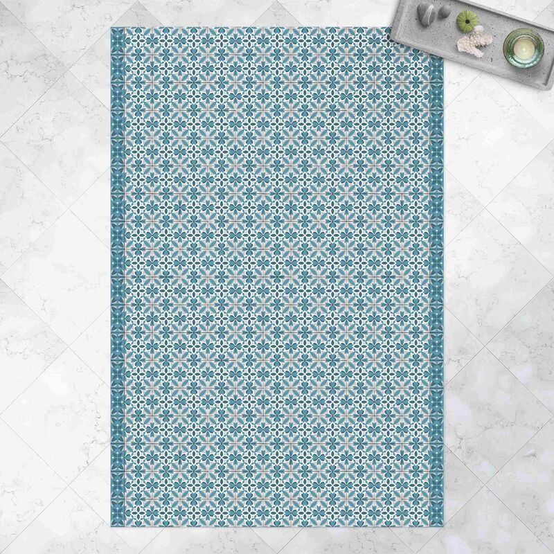 

Alfombras vinílicas - Geometrical Tile Mix Blossom Blue Grey - Alto 3:2 Dimensión LxA: 210cm x 140cm