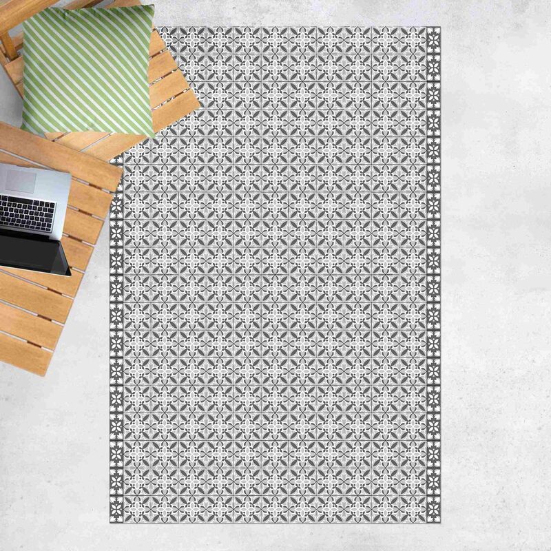 

Alfombras vinílicas - Geometrical Tile Mix Blossom Grey - Alto 3:2 Dimensión LxA: 120cm x 80cm