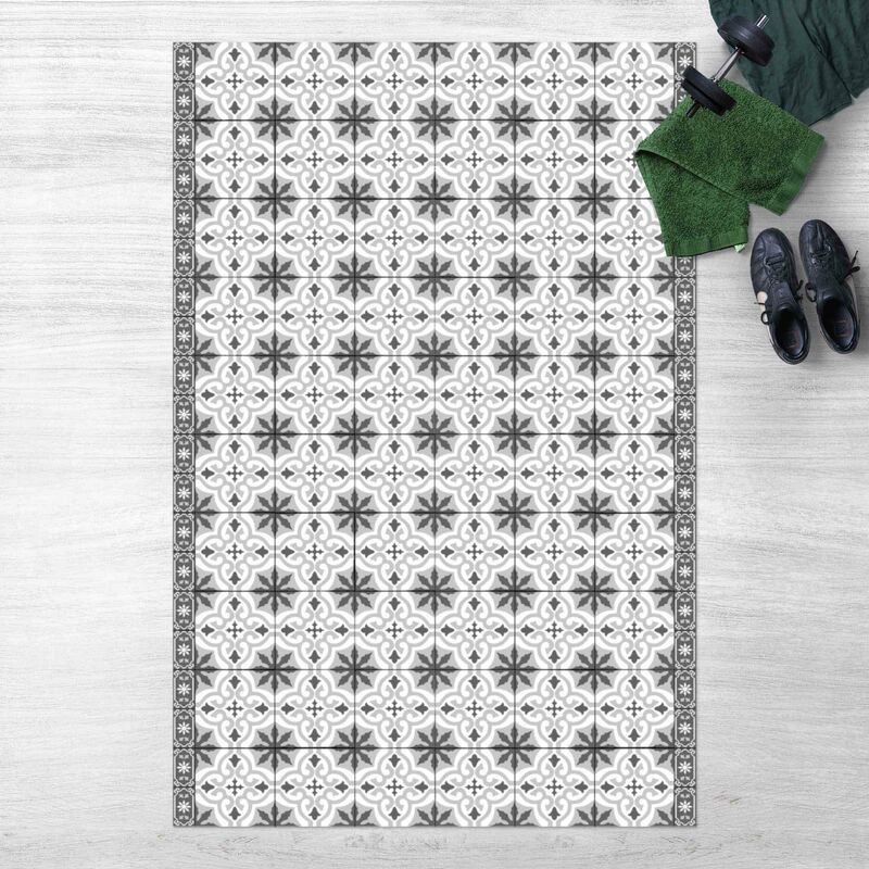 

Alfombras vinílicas - Geometrical Tile Mix Cross Grey - Alto 3:2 Dimensión LxA: 90cm x 60cm