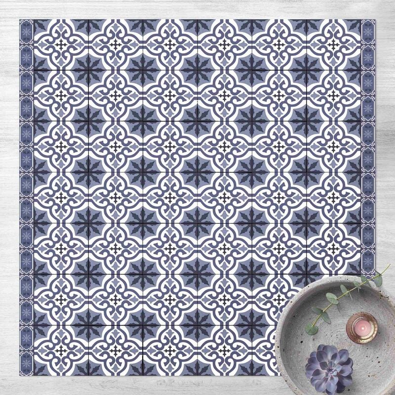 

Alfombras vinílicas - Geometrical Tile Mix Cross Purple - Cuadrado 1:1 Dimensión LxA: 60cm x 60cm