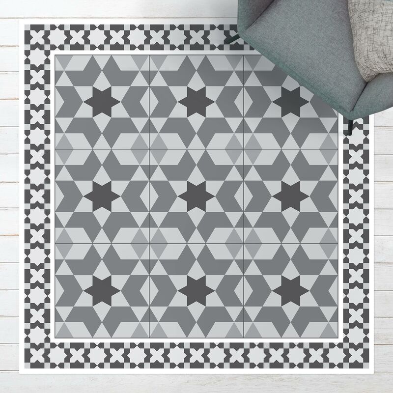 

Alfombras vinílicas - Geometrical Tiles Kaleidoscope grey With Border - Cuadrado 1:1 Dimensión LxA: 40cm x 40cm