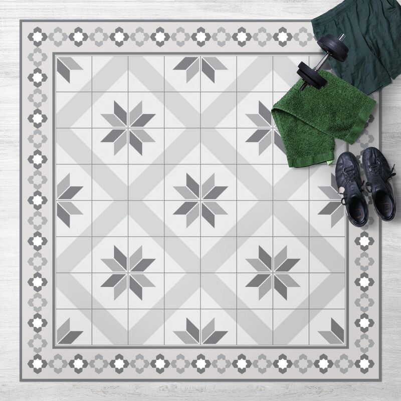 

Alfombras vinílicas - Geometrical Tiles Rhombal Flower Grey With Border - Cuadrado 1:1 Dimensión LxA: 40cm x 40cm