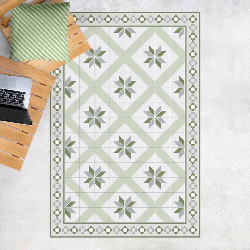 

Alfombras vinílicas - Geometrical Tiles Rhombal Flower Olive Green With Border - Alto 3:2 Dimensión LxA: 210cm x 140cm