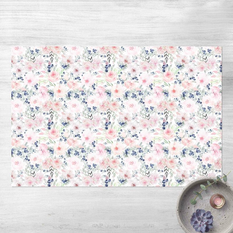 

Alfombras vinílicas - Pink Roses With Blueberries In Front Of White - Apaisado 2:3 Dimensión LxA: 80cm x 120cm