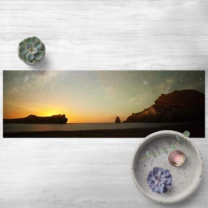 

Alfombras vinílicas - Starry Sky Above The Ocean - Panorama Formato apaisado Dimensión LxA: 70cm x 210cm