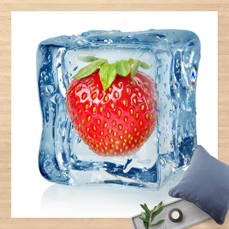 

Alfombras vinílicas - Strawberry In Ice Cube - Cuadrado 1:1 Dimensión LxA: 100cm x 100cm