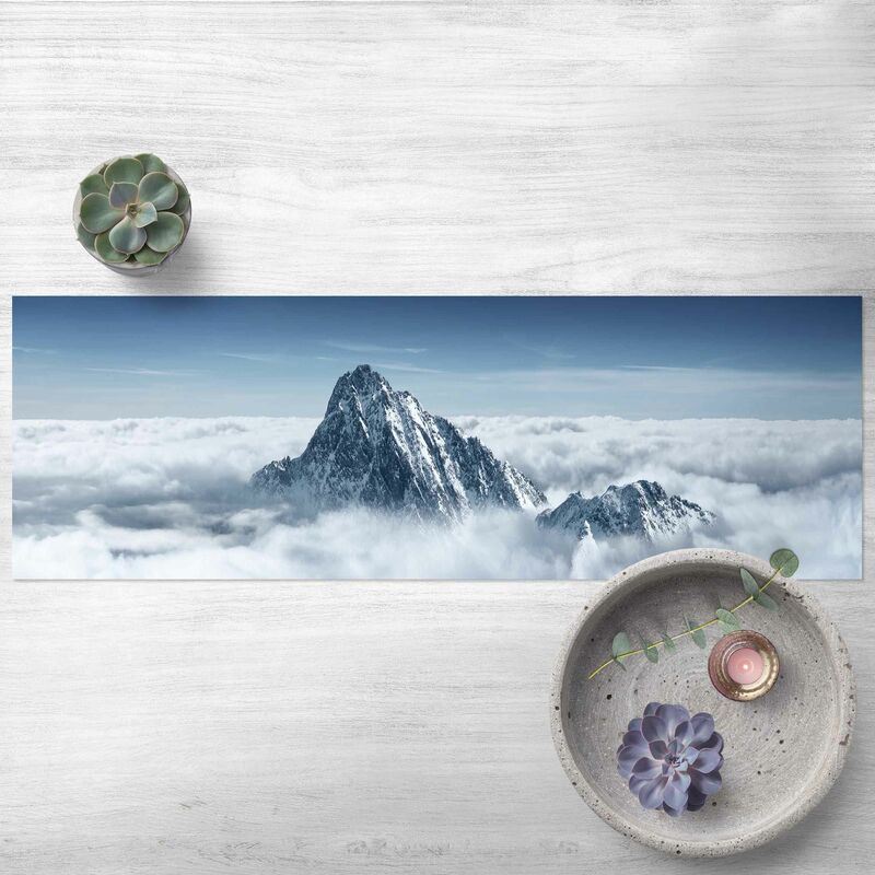 

Alfombras vinílicas - The Alps Above The Clouds - Panorama Formato apaisado Dimensión LxA: 90cm x 270cm