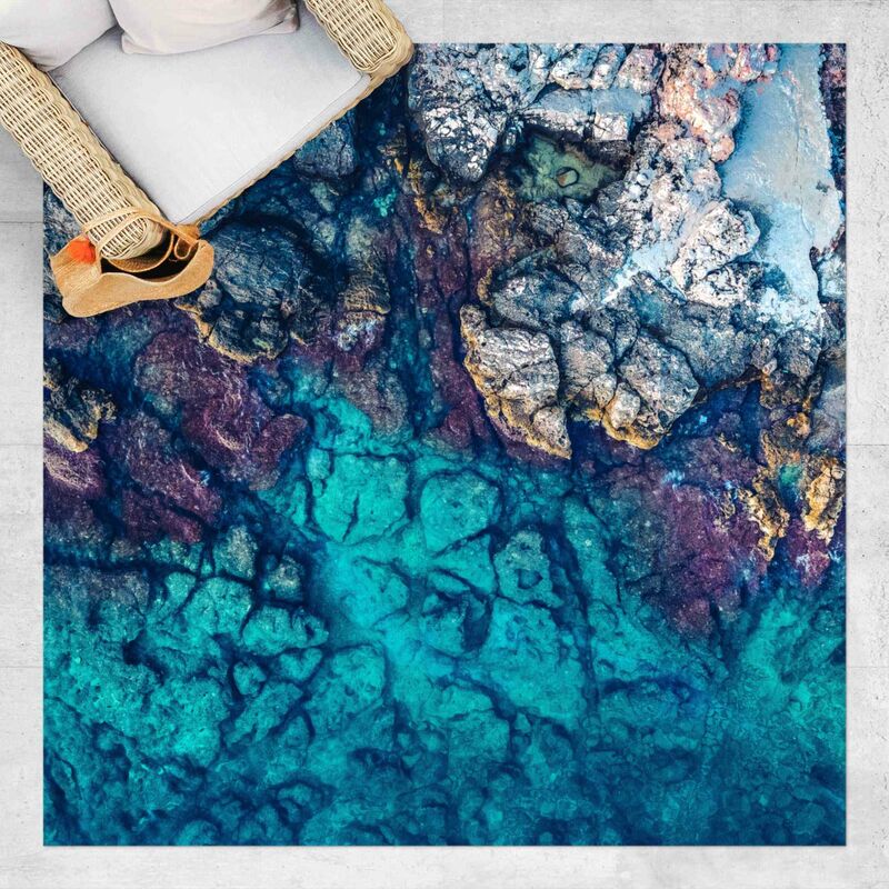 

Alfombras vinílicas - Top View Colourful Rocky Coastline - Cuadrado 1:1 Dimensión LxA: 100cm x 100cm