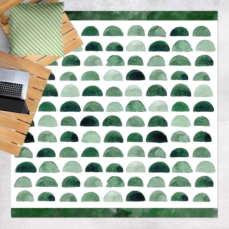 

Alfombras vinílicas - Watercolour Semicircle In Moss Green With Stripes - Cuadrado 1:1 Dimensión LxA: 100cm x 100cm
