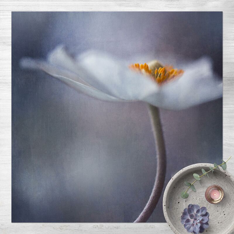 

Alfombras vinílicas - White Windflower - Cuadrado 1:1 Dimensión LxA: 140cm x 140cm