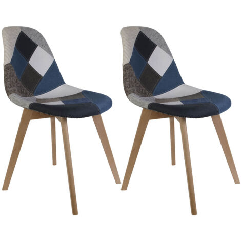 Altobuy – Lot de 2 chaises patchwork bleu et gris – Style scandinave – Assise tissu motif élégant – Piétement en hêtre massif – Dimensions 55,5 x 41 x H85 cm