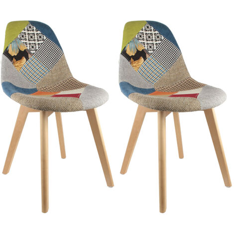 Altobuy – Lot de 2 chaises scandinaves multicolores – Assise en tissu patchwork – Piétement en bois massif – Dimensions 47x54xH87 cm