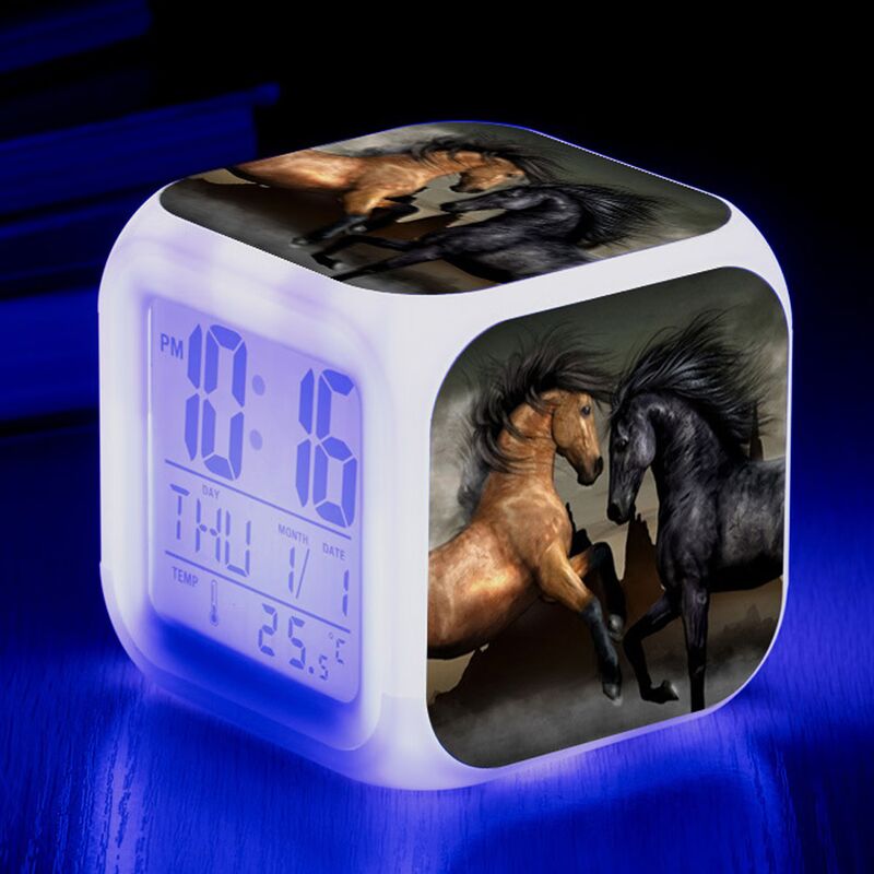 Blue Dream - Animal world Chevaux réveil numérique(A), lumières colorées réveil Horloge carrée, Meilleur Cadeau pour garçons et Filles, Décoration de