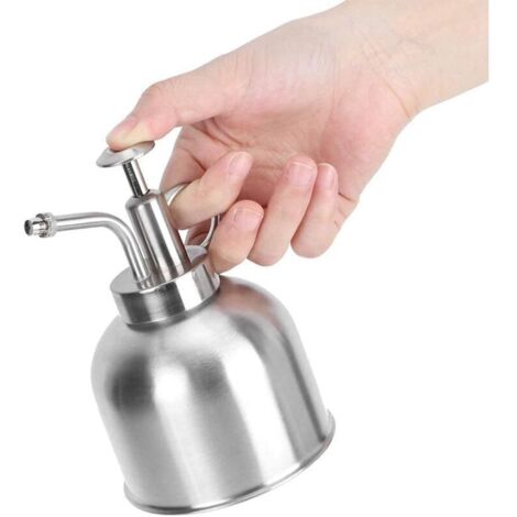Annaffiatoio classico in metallo vintage per uso interno e piante ornamentali