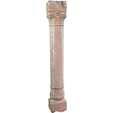 Antigua columna de piedra