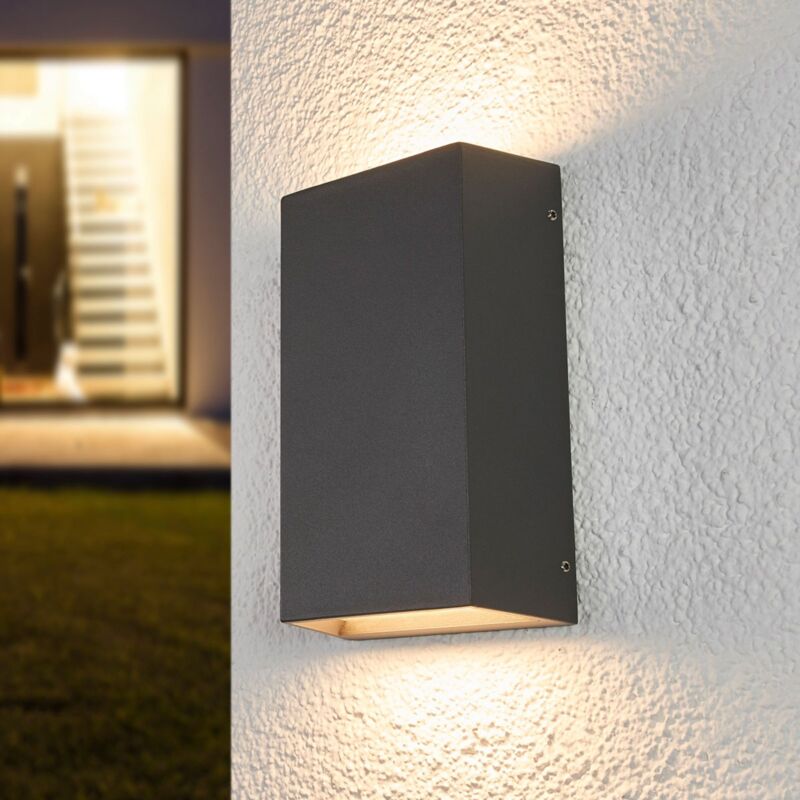 

Aplique LED de exterior Selma con forma angular