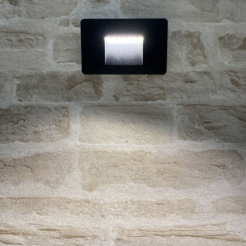 Applique Murale Extérieure Balisage Noir 2W IP65 Température de Couleur: Blanc neutre 4000K Applique Murale Extérieure Balisage Noir 2W IP65 Température de Couleur: Blanc neutre 4000K