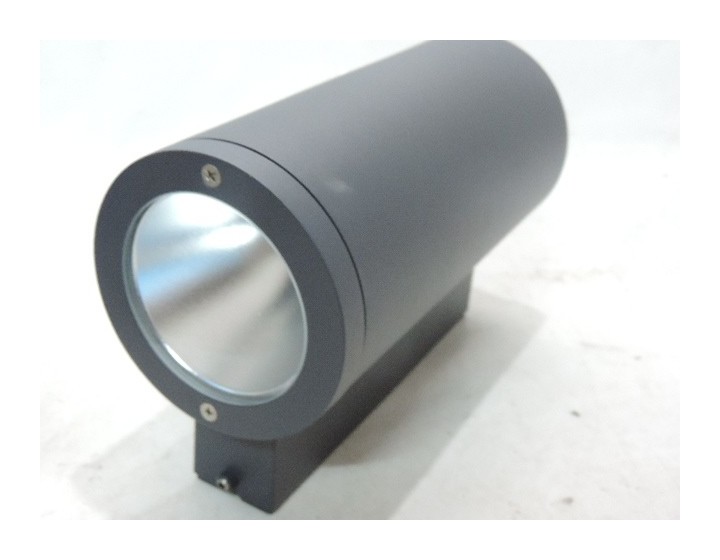 Applique murale intérieur éclairage directe 1 faisceau 17° (lèche muraille) pour lampe iodure 20W G8.5 (non incl) 230V Bega 6696