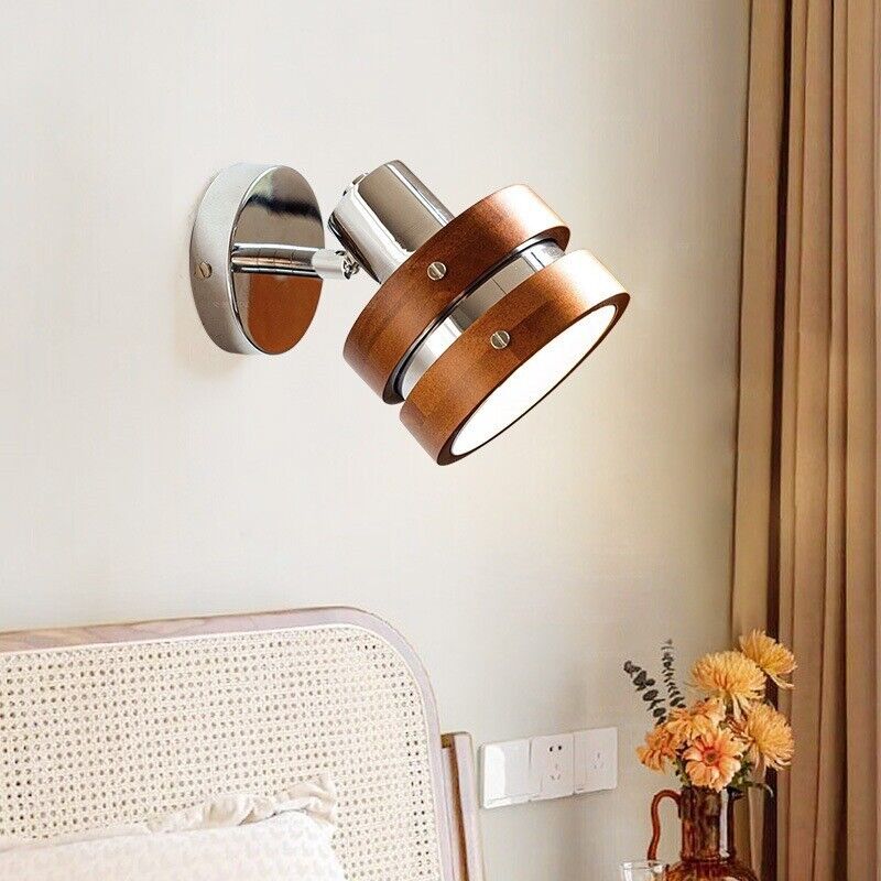 Applique murale LED vintage en bois massif, couleur noyer rustique, idéale pour la lecture, la cuisine ou la chambre à coucher.