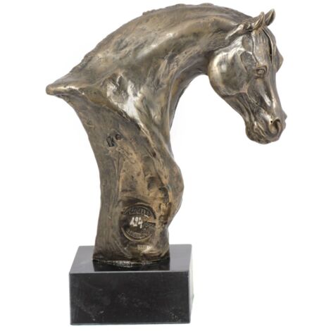 Arabisches Pferd I - eine elegante Statuette, eine Büste eines Pferdes auf einem Steinsockel, eine Trophäe für Pferderennen von Art-Dog