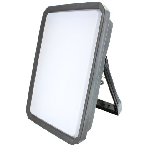 Arbeitsleuchte PERFEKT LED 50 Watt, mit 3 Steckdosen