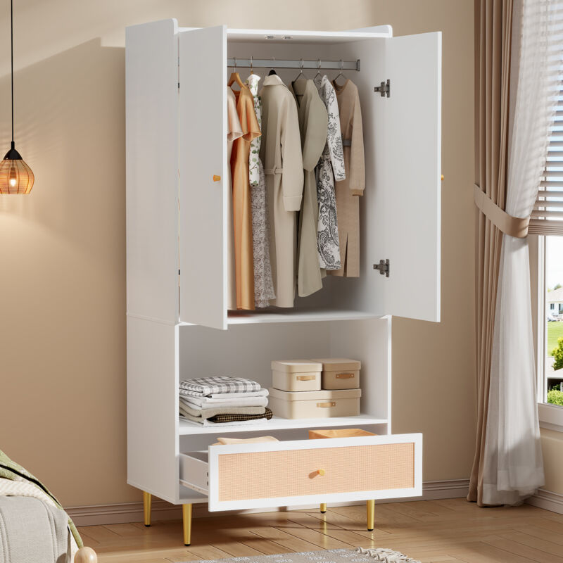 Armoire à deux portes, grand tiroir en rotin et tringle. Armoire de chambre avec pieds et poignées en métal – idéale pour les chambres et les salons.