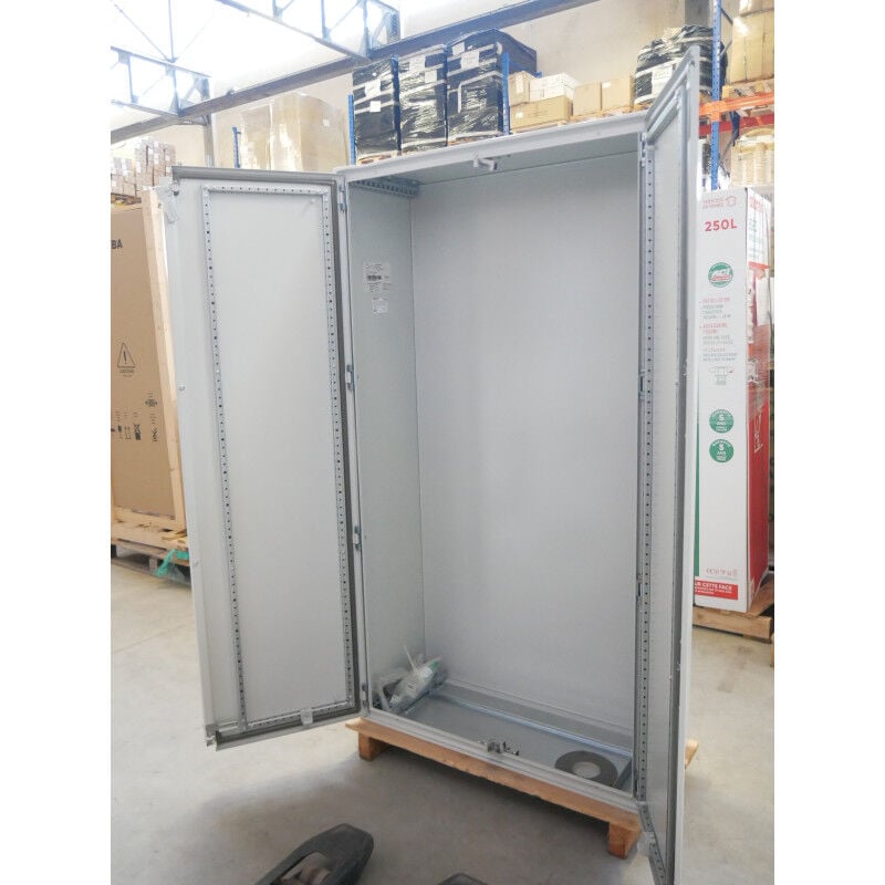 Schneider Electric - Armoire acier grise (Déclassé) H1800xL1000xP400mm 2 portes pleines + serrure charge 500N IK10 IP55 Spacial sm