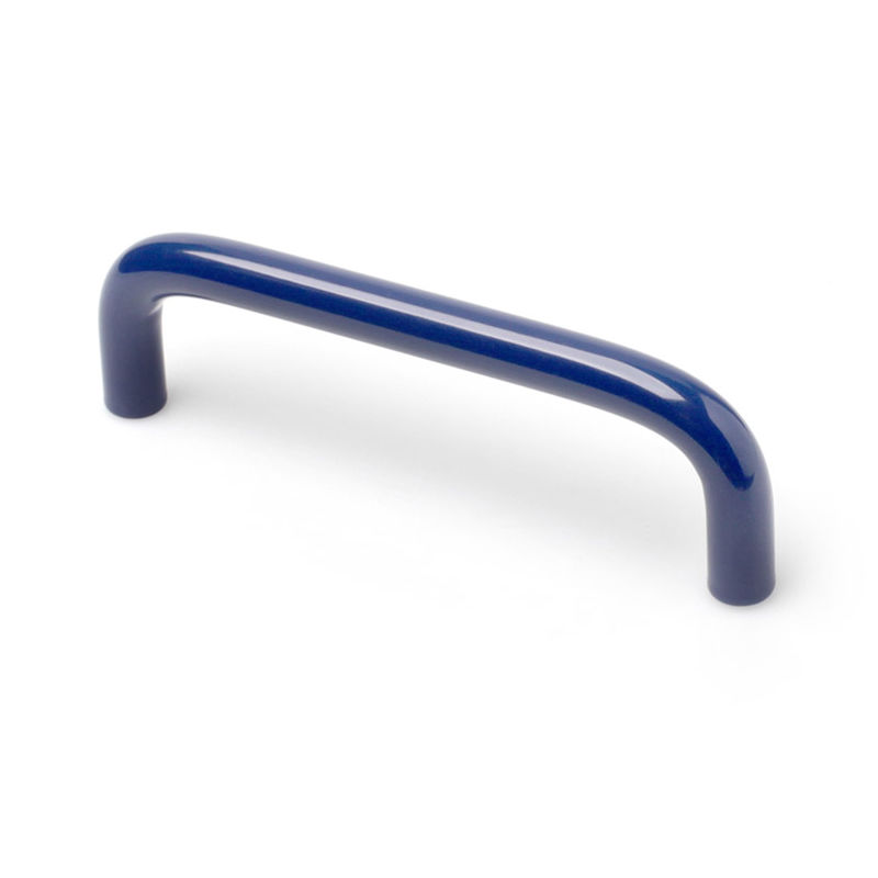 

Asa de hierro con acabado azul, dimensiones:106x10x30mm y entrepuntos:96mm -