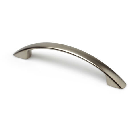 Asa de zamak con acabado níquel bisú, dimensiones:124x11x26mm y entrepuntos:96mm -